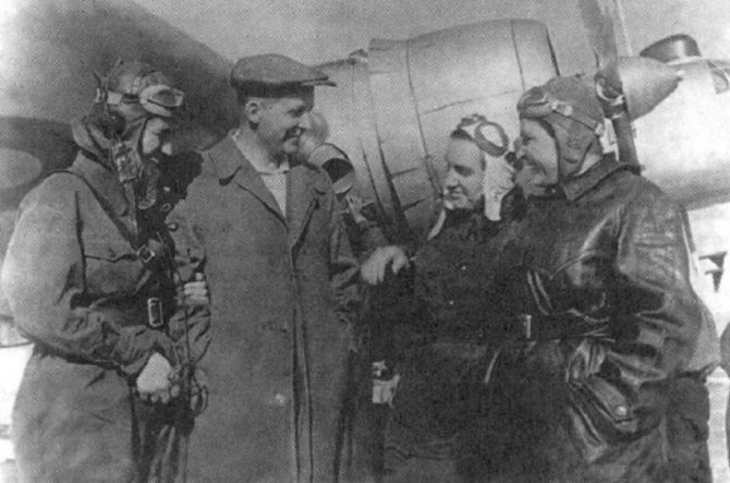 &#39;Aircraft designer Pavel Osipovich Sukhoi with crew 