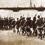 Новобранцы Красной армии направляются на защиту подступов к Ленинграду. Лето 1941 г.