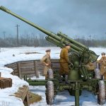 It is easy to distinguish the 85-mm anti-aircraft gun of the 1939 model 52-K from the earlier 76-mm anti-aircraft gun of the 1938 model.
